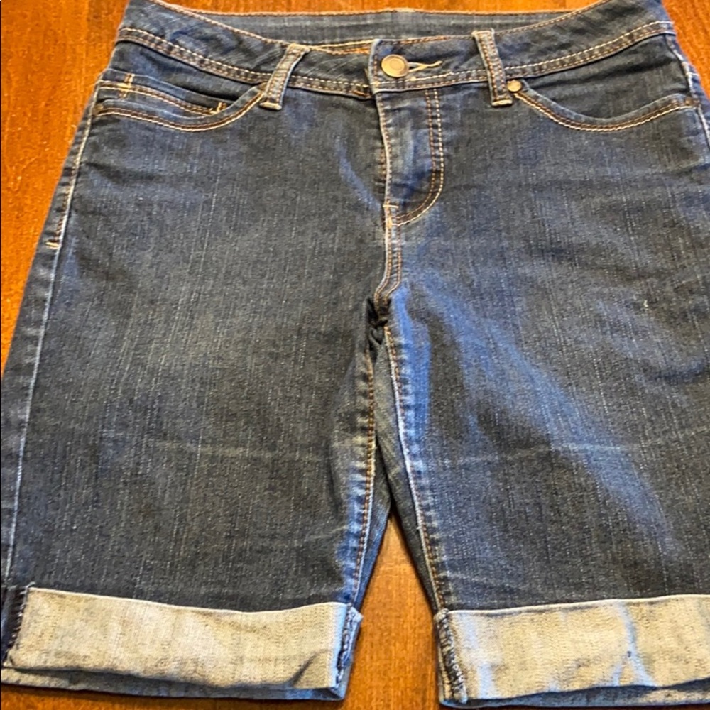 Ladies Bermuda shorts